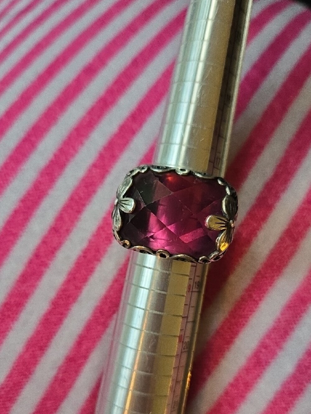 Silpada Berry-licious Pink Faceted Crystal Ring with Floral Silver Accents Sz 8 - Picture 7 of 8